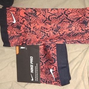 COPY - Nike calf and sleeve set